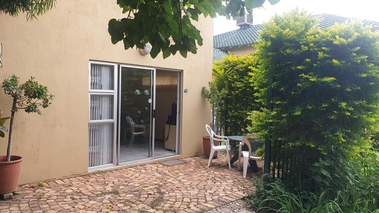 Matina Guest House Johannesburg Buitenkant foto