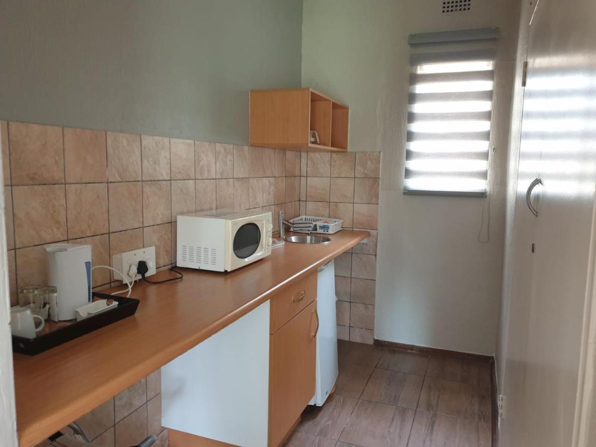Matina Guest House Johannesburg Buitenkant foto