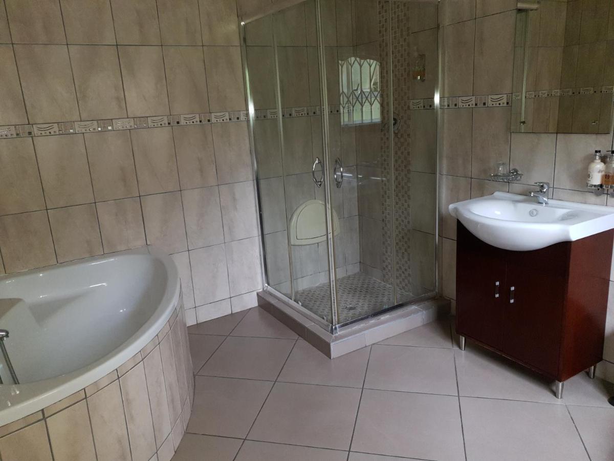 Matina Guest House Johannesburg Buitenkant foto